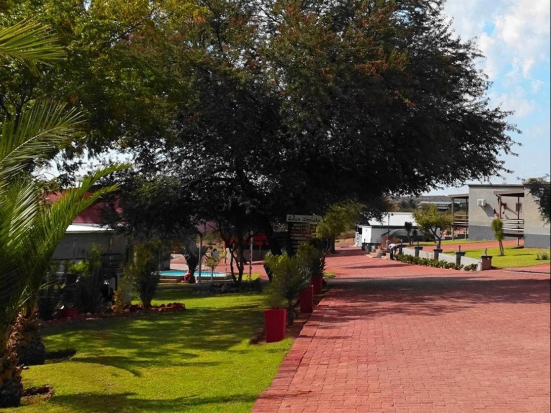 Eden Chalets Windhoek Buitenkant foto