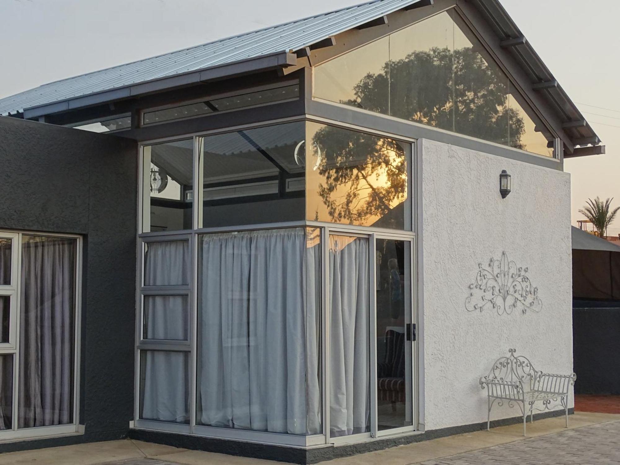Eden Chalets Windhoek Buitenkant foto